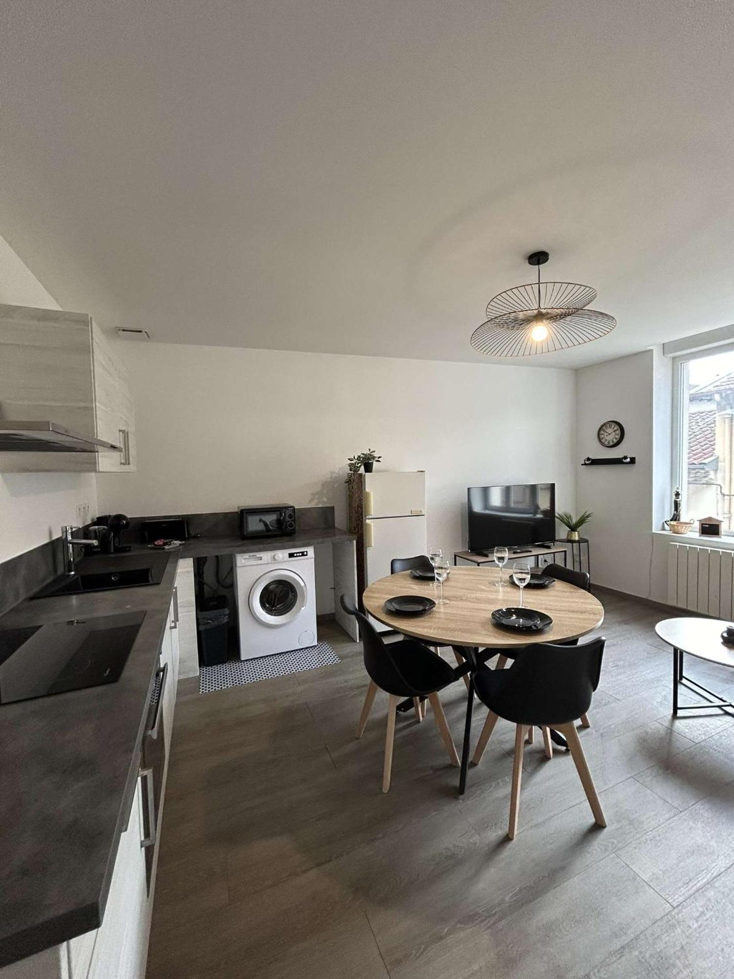 Le Grand Republicaint2 Apartment Le Peage-de-Roussillon Bagian luar foto